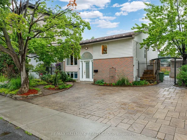 1100 Bathgate Dr, Ottawa, ON K1J 8G1