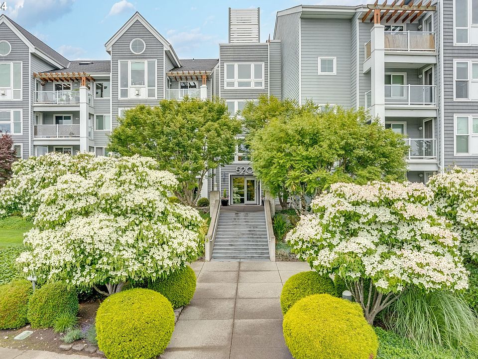 1st image of 520 SE Columbia River Dr APT 118