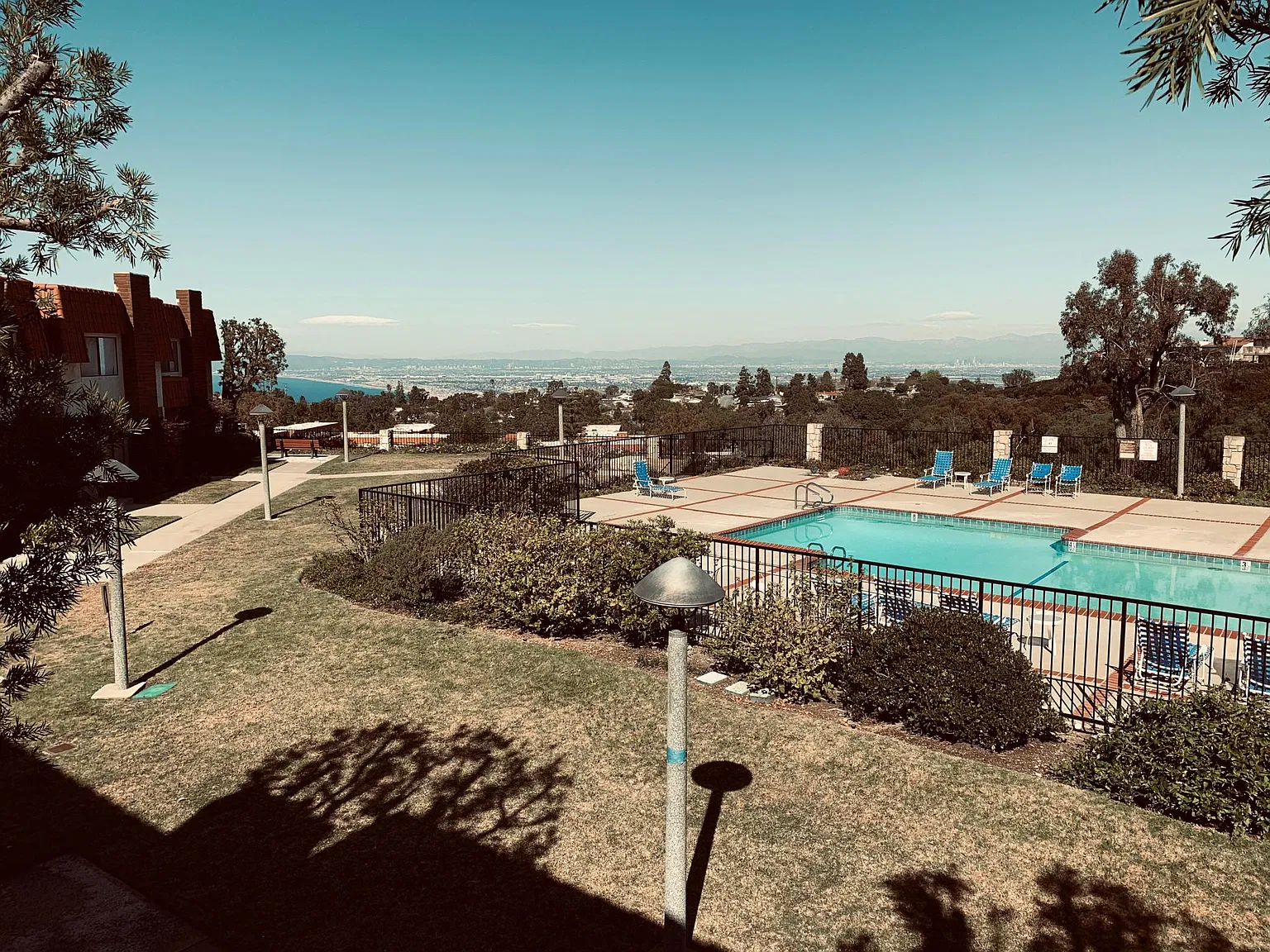 4 bed, 1476 sqft, $4,850 — Photo 3