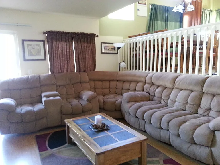 9706 Queenscliffe Dr — Photo 9