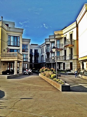 "LA MER VILLAS" COMMUNITY 