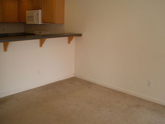 5th image of 528 3rd Ave W #Y21-304