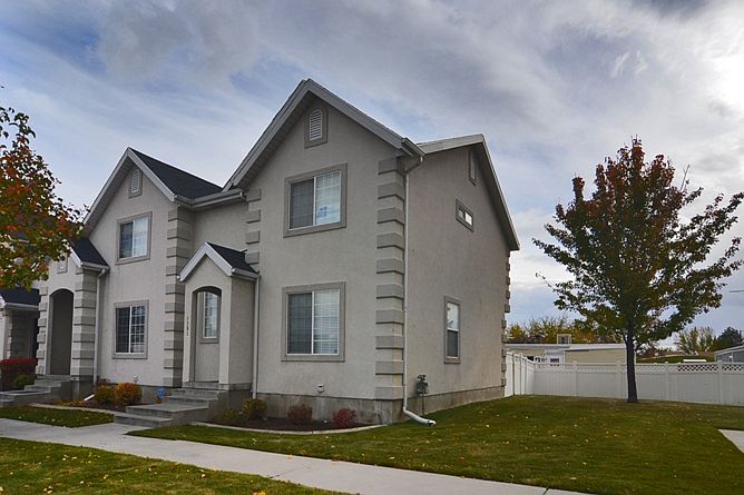 1st image of 2281 W Davenshire Ln