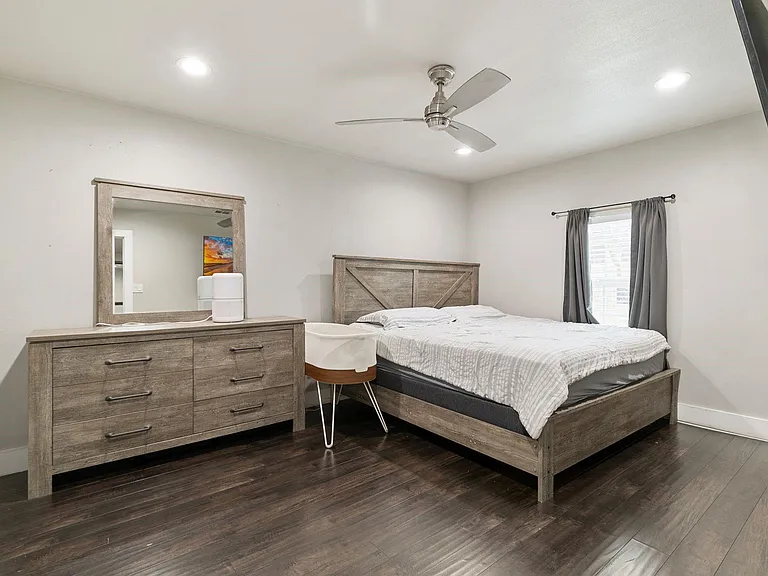 1506 E Waco Ave — Photo 16