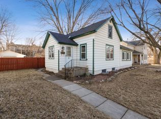 115 S Cedar St, Chaska, MN 55318