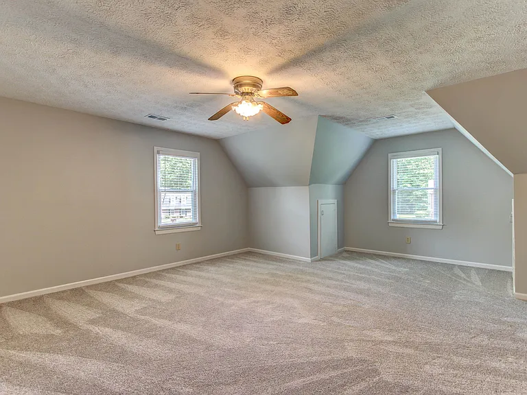 180 Fairfield Cir — Photo 24