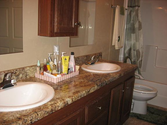 main bath Dbl. sinks