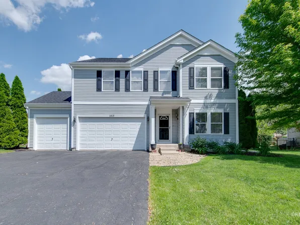 1015 Kendall St, Elburn, IL 60119