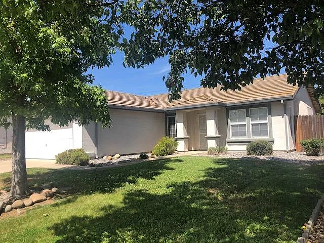 1149 Amberhill Ave — Photo 1
