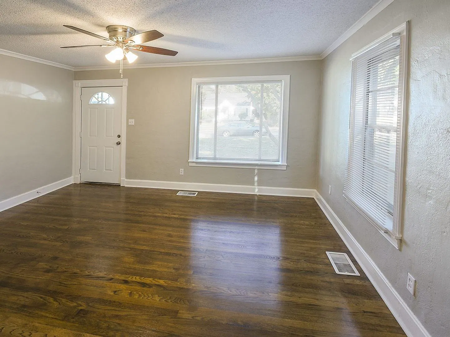 Updated 3 Bed, 1 Bath Near U Of M. — Photo 3