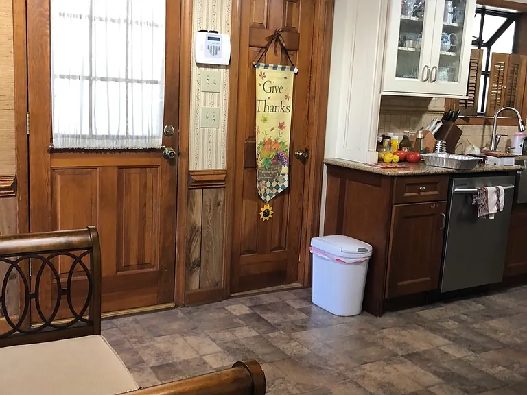 7906 Riding Trail Ct — Photo 3