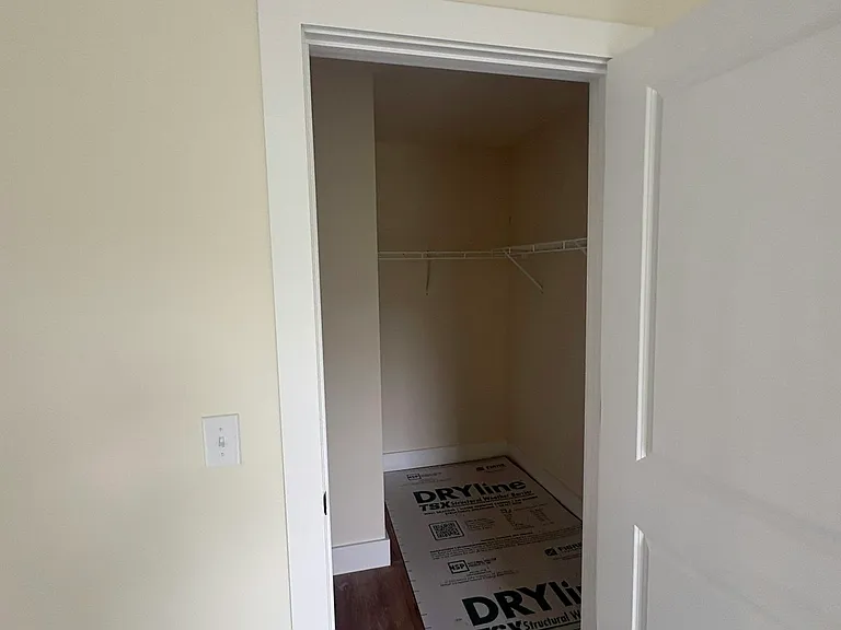 Walk in closet