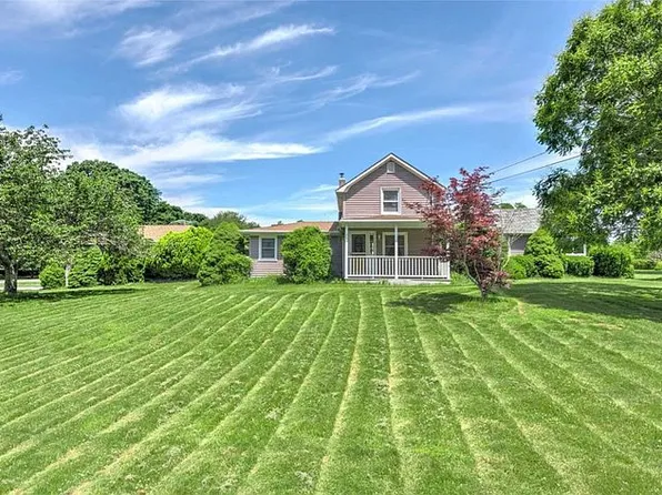 4175 New Suffolk Ave, Mattituck, NY 11952