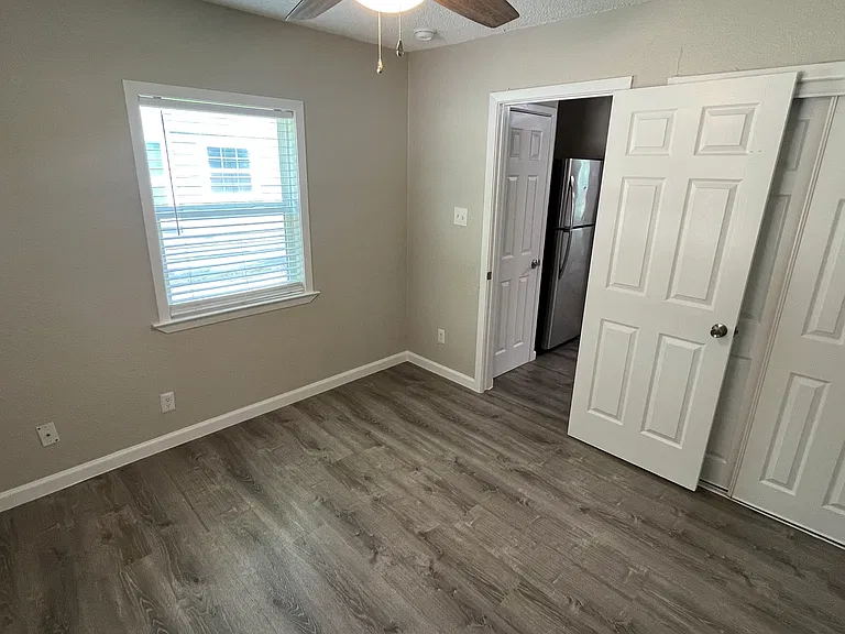 2100 Camden Dr — Photo 9