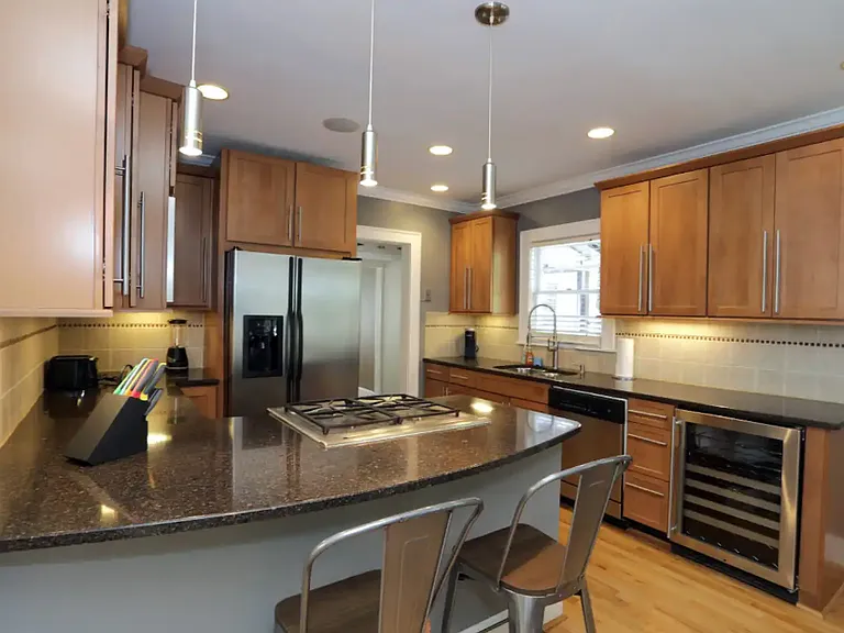 1190 Atlantic Dr NW — Photo 9