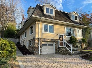 14 Lake Dr E, Wayne, NJ 07470