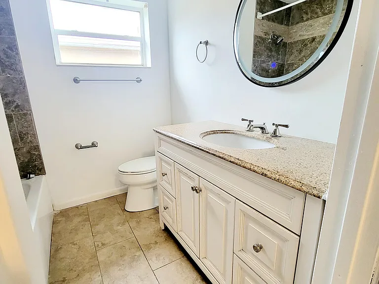 2021 NW 64th Ave #A — Photo 17
