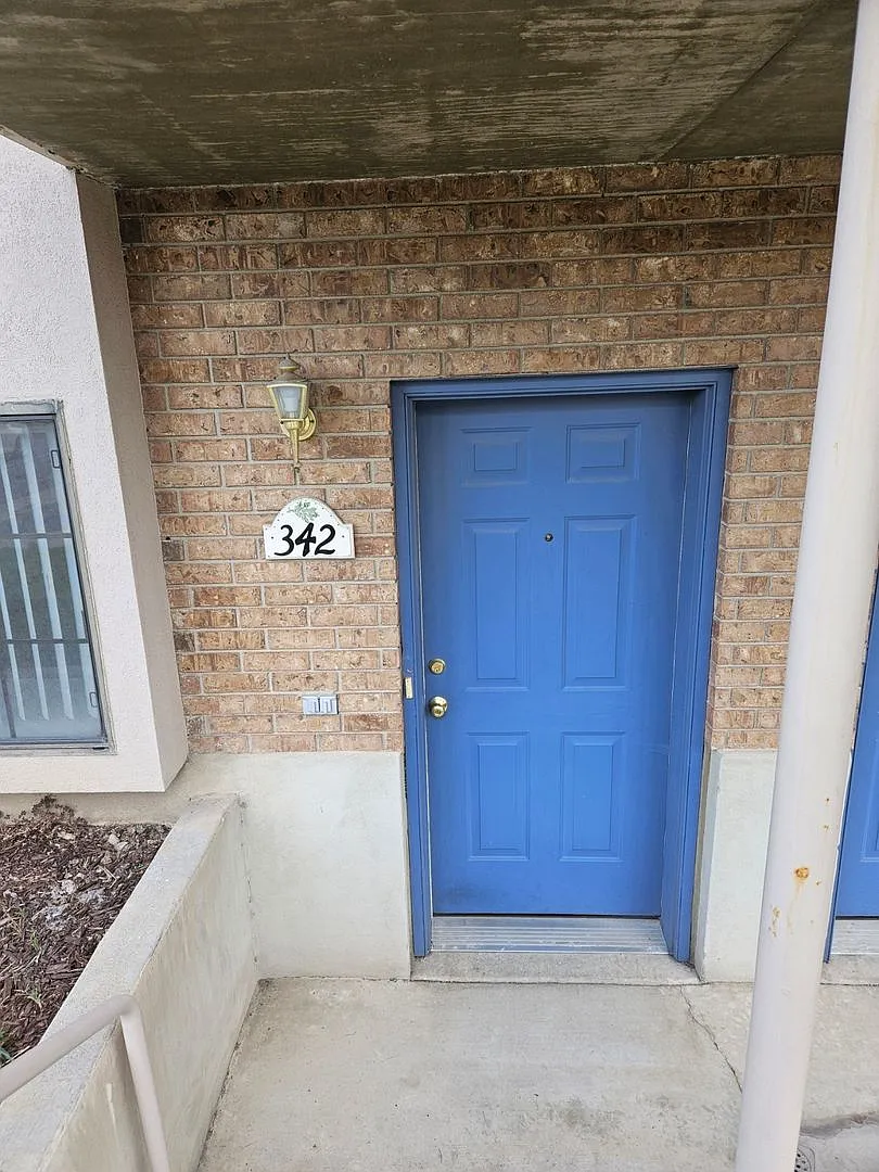 2 bed/1 bath Single-family Housing in Orem — Photo 2