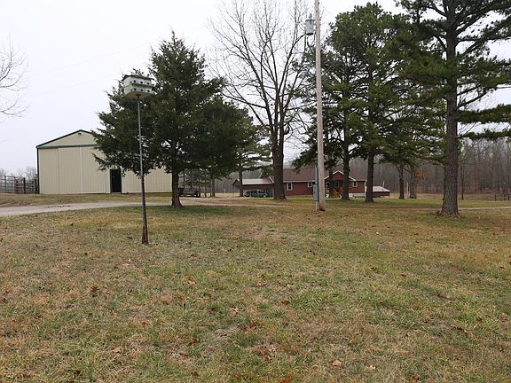 3rd image of 212 Red Oak Rd