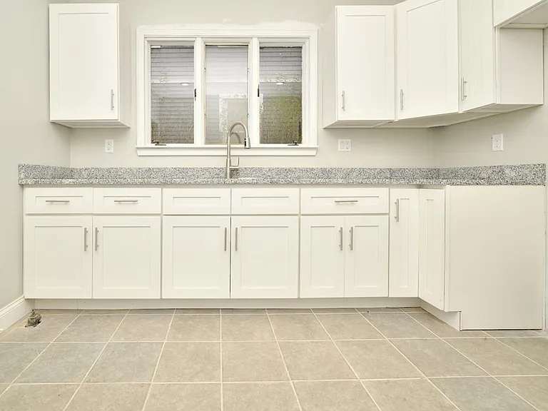 48 Evelyn St #1 — Photo 1