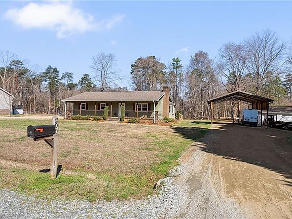 3rd image of 200 Winsom Rd