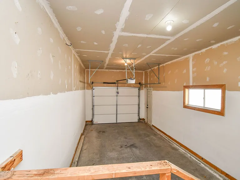 1422 E Redwood Blvd — Photo 32