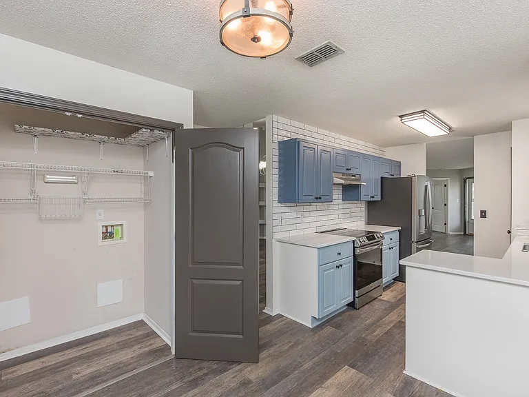 617 Hanley Downs Dr — Photo 11