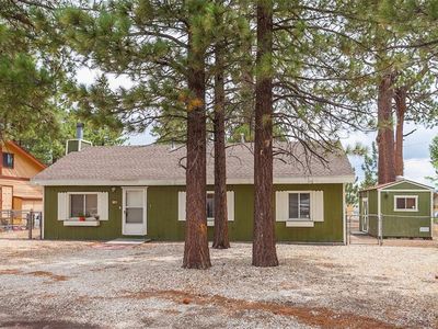 1050 Circle Ln, Big Bear City, CA, 92314
