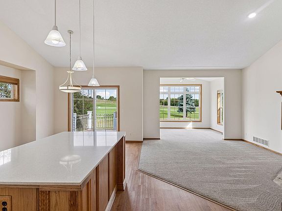 4th image of 492 Holly Ln N