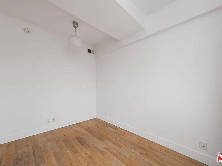 7250 Franklin Ave #511 — Photo 18