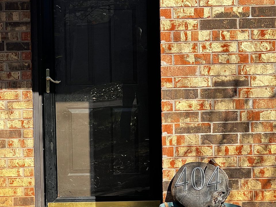 1st image of 404 W Clara Ave