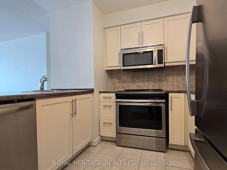 150 Dunlop St E #1203 — Photo 12