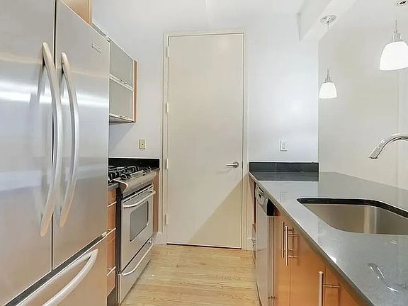 4th image of 756 Myrtle Ave APT 5G