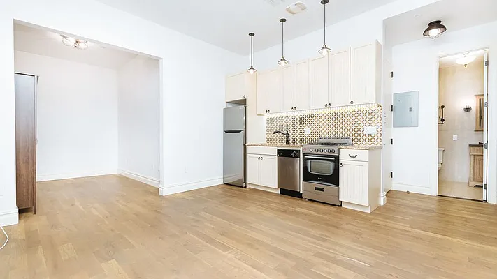 Rented by Nooklyn NYC LLC | media 80