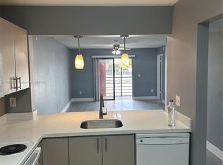 862 NE 209th St APT 206, Miami, FL 33179