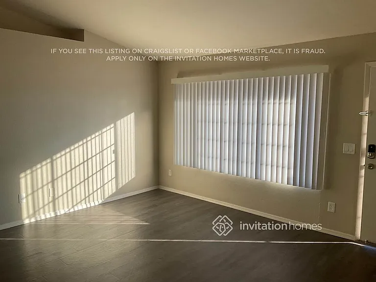 8632 W Townley Ave — Photo 3