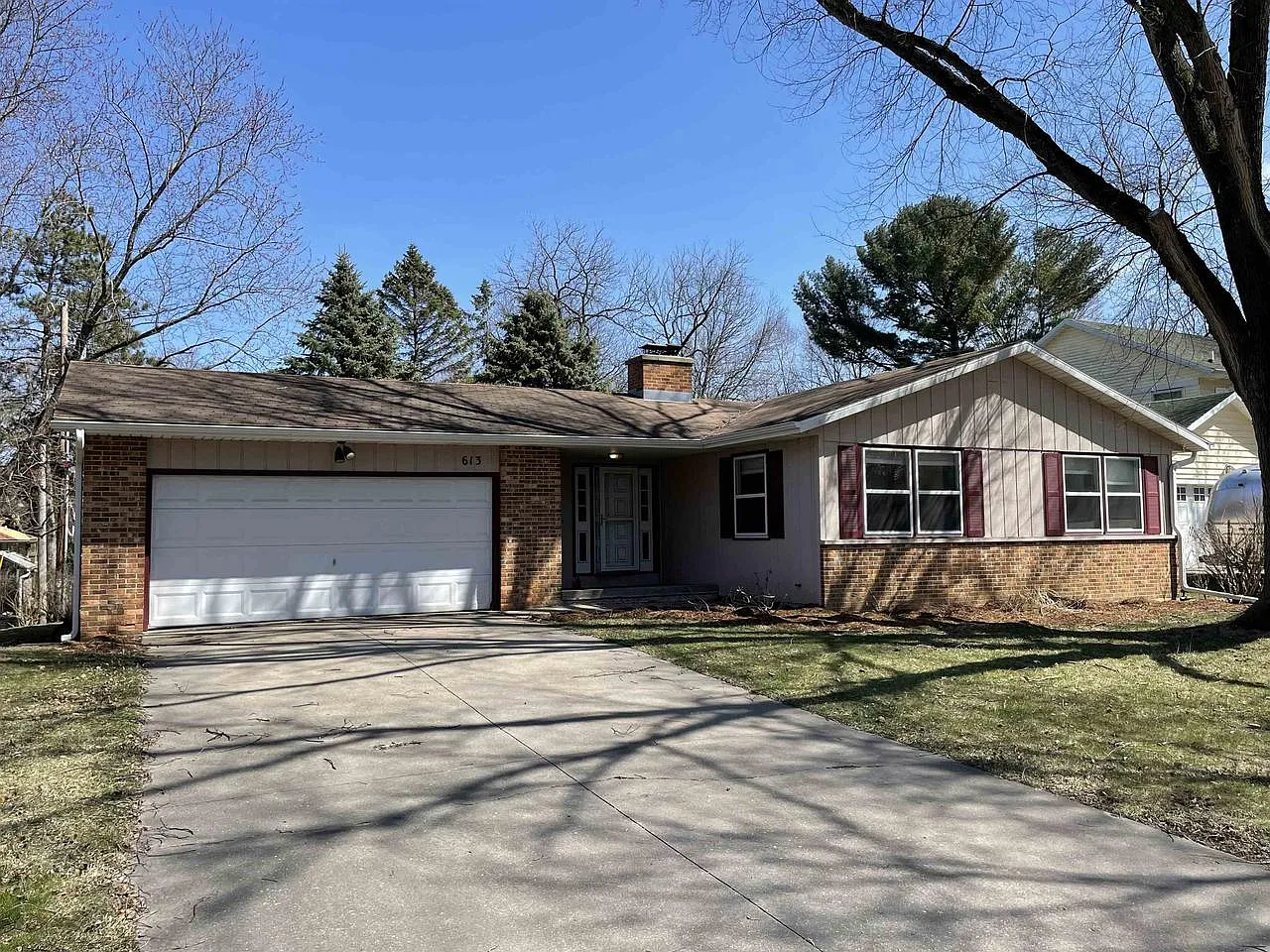 613 Chatham Terr photo 1