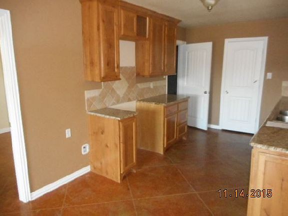 4th image of 1304 Shawnee Trail Granbury
