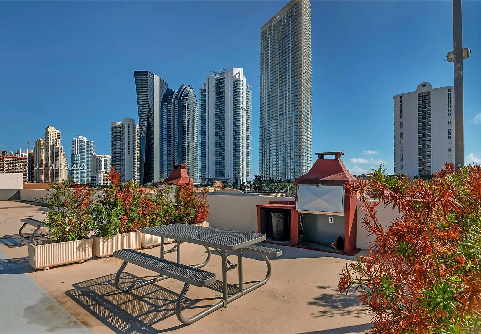 1 bed, 1.5 bath, 800 sqft, $1,750 — Photo 3