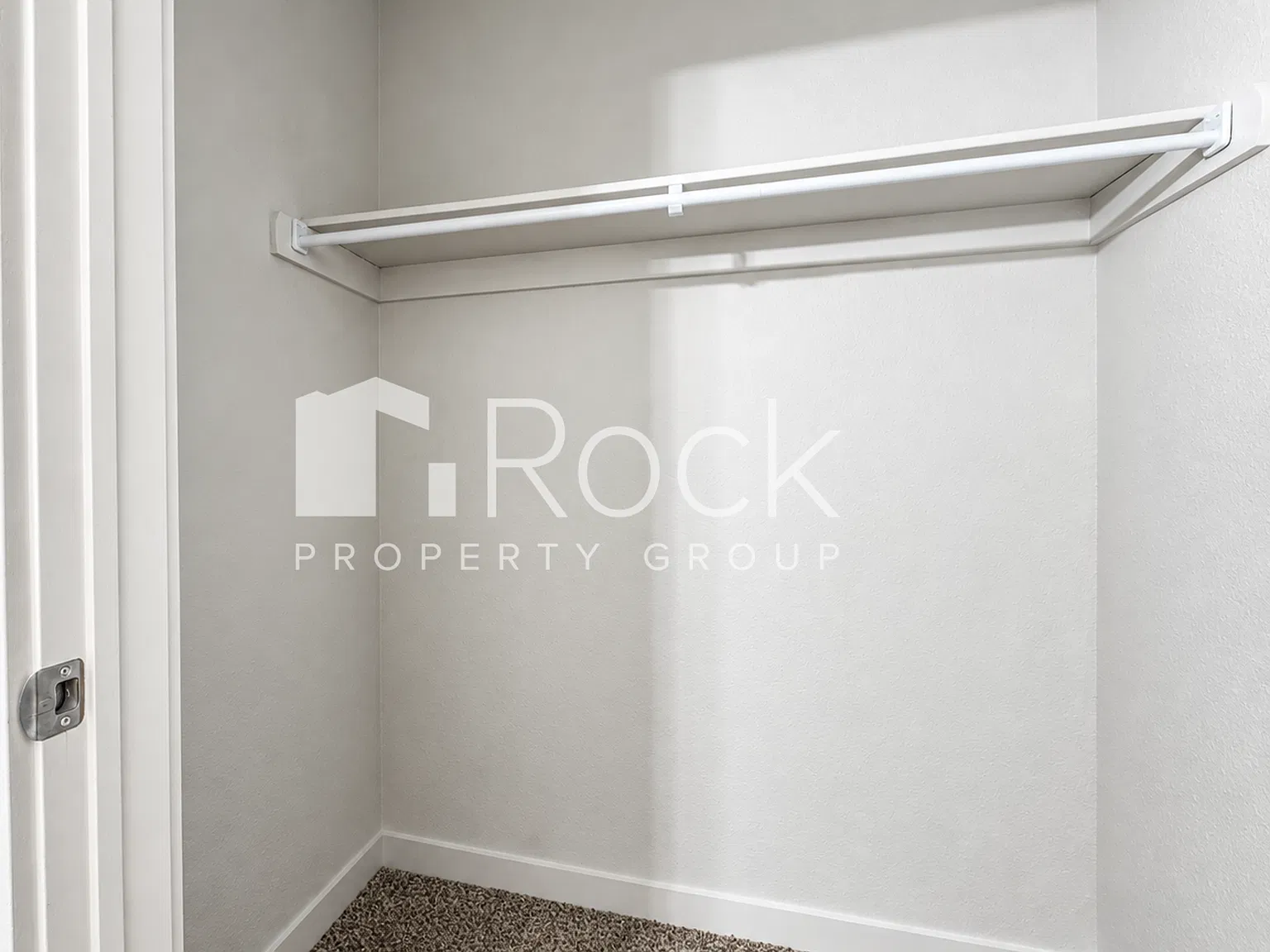 Spacious 2 Bedroom 2 Bathroom Duplex available now! — Photo 3