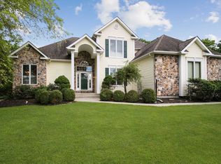 21 Springview Ln, Hopewell Junction, NY 12533