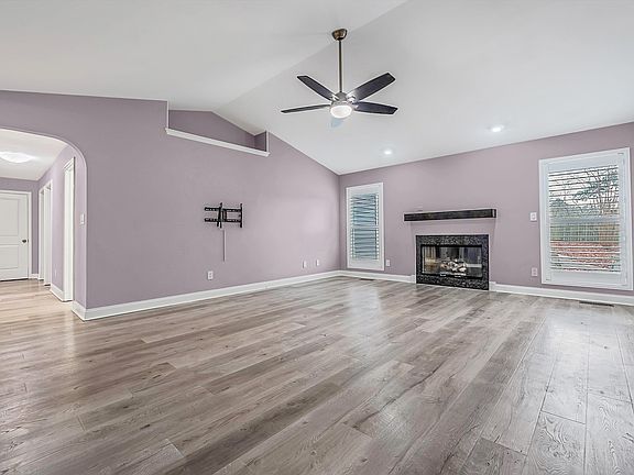 3rd image of 104 White Blossom Cir