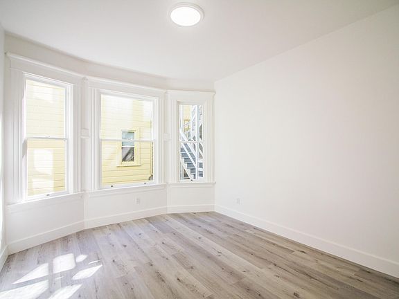 3rd image of 589 Dolores St #591