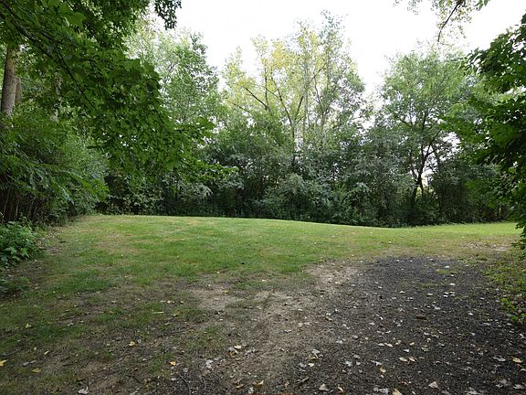 4th image of 247 River Woods Ln