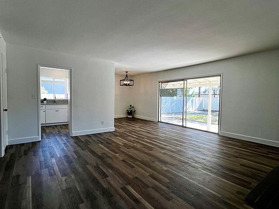 4th image of 2209 Bradley Ave