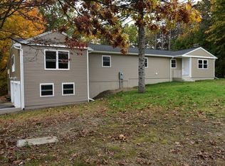 4 Carriage Dr, Auburn, MA 01501