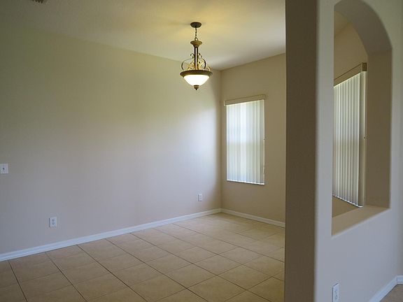 3rd image of 7522 Surrey Pines Dr