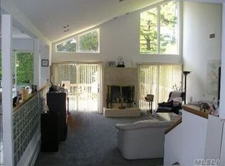 1933 Leonard Ln, Merrick, NY 11566