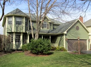 550 Bittersweet Trl, Crystal Lake, IL 60014