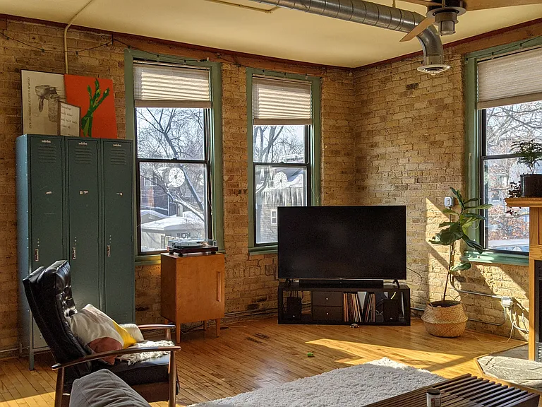 1846 W Henderson St #1846 — Photo 3